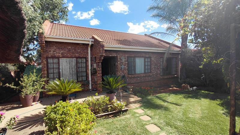 3 Bedroom Property for Sale in Universitas Ridge Free State